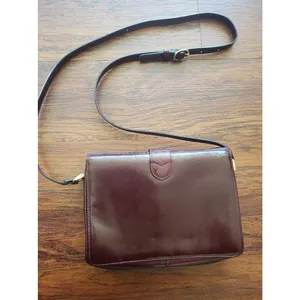 Bally Burgundy Leather Crossbody Bag Vintage Retro Quiet Luxury Designer thumbnail 2