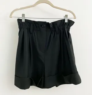 Aritzia Sunday Best Black Aki Paperbag High Rise Shorts thumbnail 4