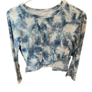 ✨Hollister Blue and white tie dye cropped sz large shirt✨ thumbnail 4