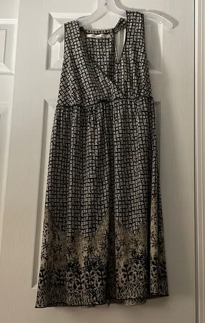 Tan and black dress thumbnail 1