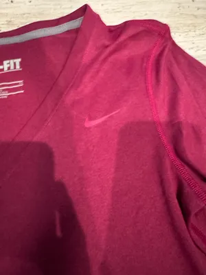 Nike Women's Long Sleeve V-Neck Top thumbnail 3