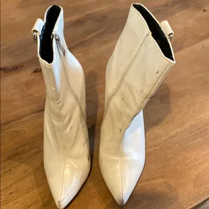 Elegant White Ankle Boots Size 6 thumbnail 2