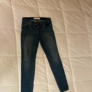 Abercrombie and Fitch Perfect Stretch Jeans 4R W27 L31 thumbnail 4