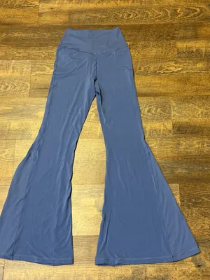 OFFLINE by Aerie Real Me Super Flare Hi-Rise Leggings Blue Medium Short Inseam thumbnail 7