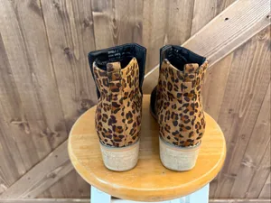Boutique by Corkys Women’s Size 8 Black Leopard Print Ankle Booties Cutout thumbnail 4