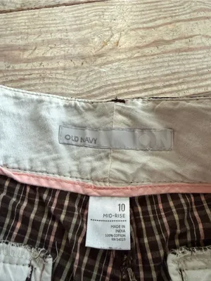 Old Navy Size 10 Mid-Rise Plaid Shorts thumbnail 3