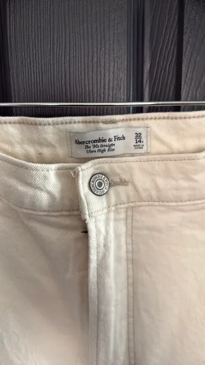 Abercrombie Jeans Ultra High-Rise 90s Straight 32 thumbnail 2