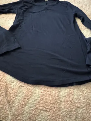 Lulu lemon light weight sweater long sleeve in Navy Blue rounded hem thumbnail 3