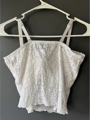 White Floral Lace Camisole Top with Adjustable Straps Size Medium thumbnail 4