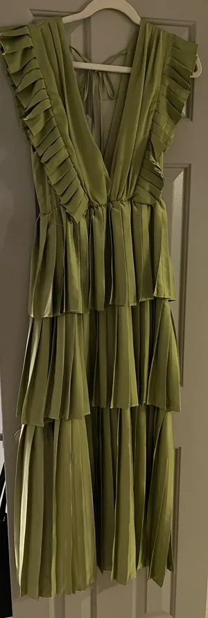 Dress thumbnail 1