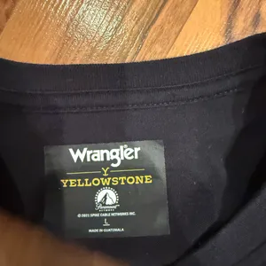 Wrangler x‎ yellowstone don’t make be go Beth Dutton on you tee size MED cowgirl thumbnail 3