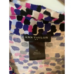 ANN TAYLOR Womens Size XS Sleeveless Blouse Top Gathered Bust Polka Dot thumbnail 5