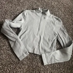 No Boundaries Ribbed Quarter Zip Mock Neck Gray Crop Top Size Medium thumbnail 1