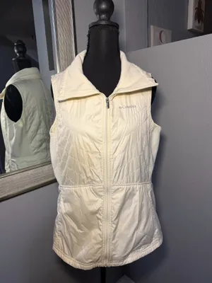 Columbia Women's Mix It Around II Cream Vest Size Medium.  thumbnail 2