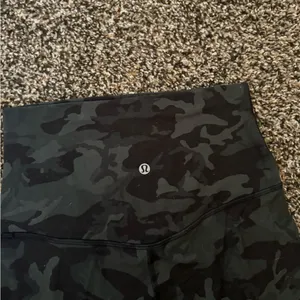 Lululemon Align Super High‎ Rise Short 10" Sz 6 Incognito Camo Multi Gator Green thumbnail 5