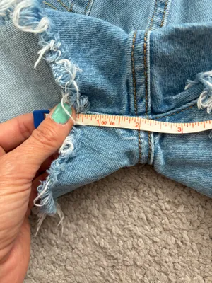 Levi’s 501 Denim Shorts High-Rise Distressed thumbnail 2