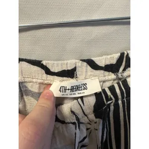 4th & Reckless Linen Blend Beach Pants Black and White Floral Print Size XXL thumbnail 2