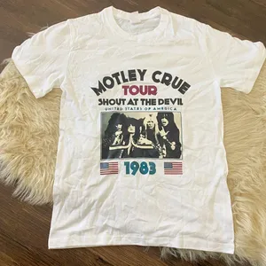 Source Unknown White Cotton American Classics Motley Crue Shout at the Devil 1983 Tour Shirt S thumbnail 1