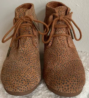 Tom’s Booties thumbnail 1