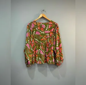 Green Michelle McDowell Retro Print Blouse Size L EUC Size L thumbnail 4
