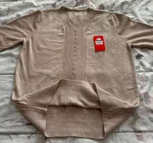NWT Beige Pearl Beading V-neck Ribbed Detailing Cottagecore Sweater, size M thumbnail 11