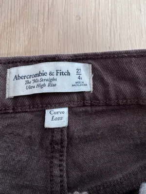 Abercrombie & Fitch Curve Love The ‘90s Straight Ultra High Rise Jeans Size 27 thumbnail 3