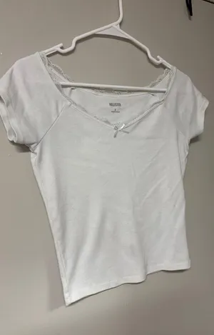 Hollister Baby Tee thumbnail 2