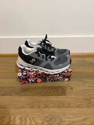 On Cloud On Running Cloudrunner Women’s Shoes thumbnail 2