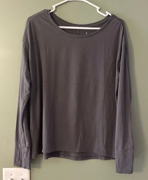 Athleta Charcoal Long Sleeve Women's Top Size Medium thumbnail 1