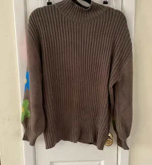 SHEIN Gray and Green Cowl Neck Sweater with Ribbed Knit and Relaxed Fit thumbnail 1
