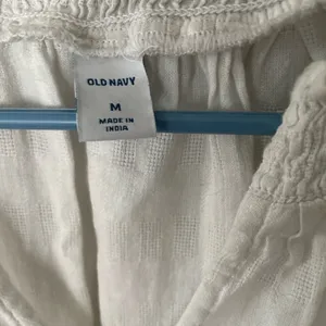 Old navy white blouse thumbnail 2