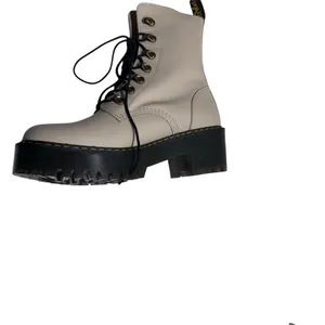 Dr. Martens Leona Platform Boots NWOT thumbnail 5