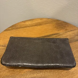 Simply Vera Wang Fold over Magnetic Handbag/Clutch/Wallet~Gunmetal Gray~EUC‎ thumbnail 8