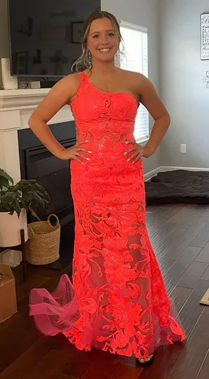Camille La Vie Prom Dress thumbnail 5