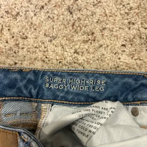‼️American Eagle Super High-Waisted Baggy Wide-Leg Jean‼️ thumbnail 6
