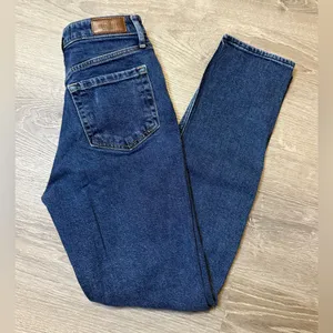 •Hollister• Ultra High Rise Mom Jeans thumbnail 5