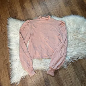 REFORMATION Cydney Mock Neck Top In Light Pink thumbnail 7