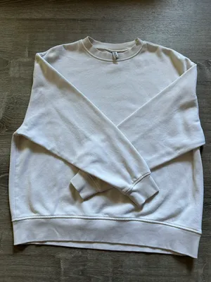H&M Cream Crewneck thumbnail 1