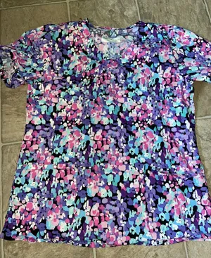 Pink/Purple/Blue Patterned Women's Scrub Top Purple Size M thumbnail 1