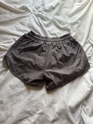 Lululemon Hotty Hot Short II *Long 4" thumbnail 2