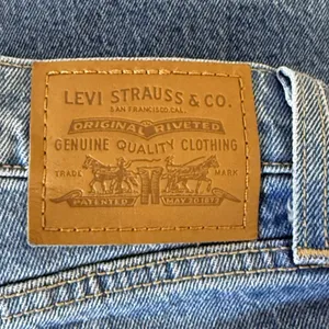 Levi's Premium Wedgie Straight Leg Jeans Womens‎ Blue Denim 26x27 Button Fly thumbnail 7