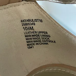 Anne Klein Flex Nude Leather Kitten Heels Size 10.5M thumbnail 6