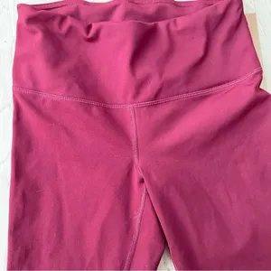 Yogalicious Lux Maroon Cropped Leggings with Pockets Women’s Small thumbnail 2