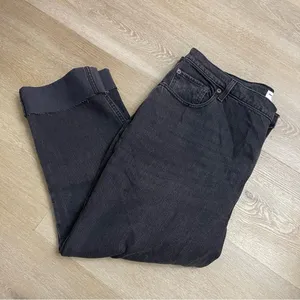 Abercrombie & Fitch The 90’s Straight Ultra High Rise Curve Love Jean thumbnail 2