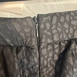 Zara Size-XL Mini Skirt Black Jacquard Puffy Layer‎ thumbnail 7