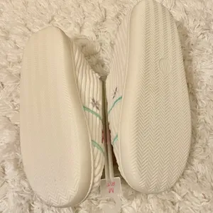 Wild‎ Fable Womens Slippers Cream "Apres All Day" Embroidered Plush Lined M 7/8 thumbnail 4