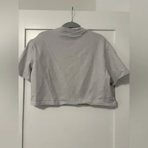 Nike Women's Crop Top thumbnail 4