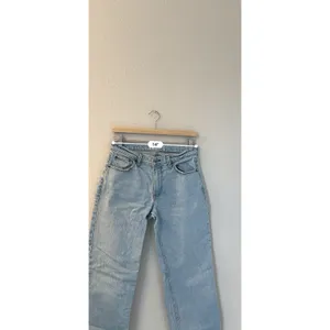 Abercrombie Fitch 90s Straight Ultra High Rise Light Wash Denim‎ Jeans Size 28 thumbnail 4