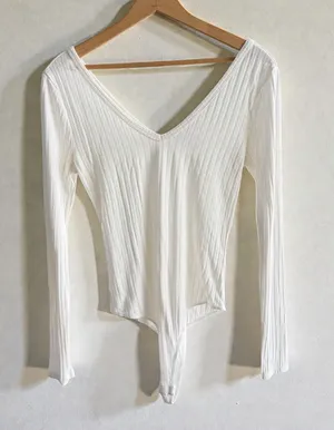 Altar'd State White‎ Ribbed V-Neck Long-Sleeve Bodysuit thumbnail 1