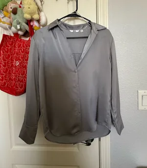 Uniqlo Blouse thumbnail 1